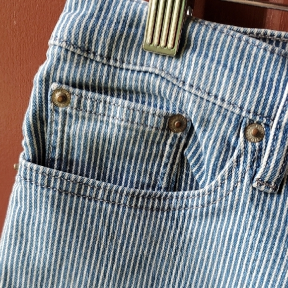 Calvin Klein Blue Pinstripe Jean Shorts Casual Denim Style - Picture 5 of 11